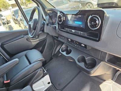 2026 Mercedes-Benz Sprinter 2500 Standard Roof I4 Diesel 144 RWD