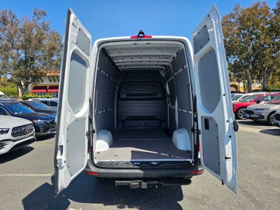 2026 Mercedes-Benz Sprinter 2500 Standard Roof I4 Diesel 144 RWD