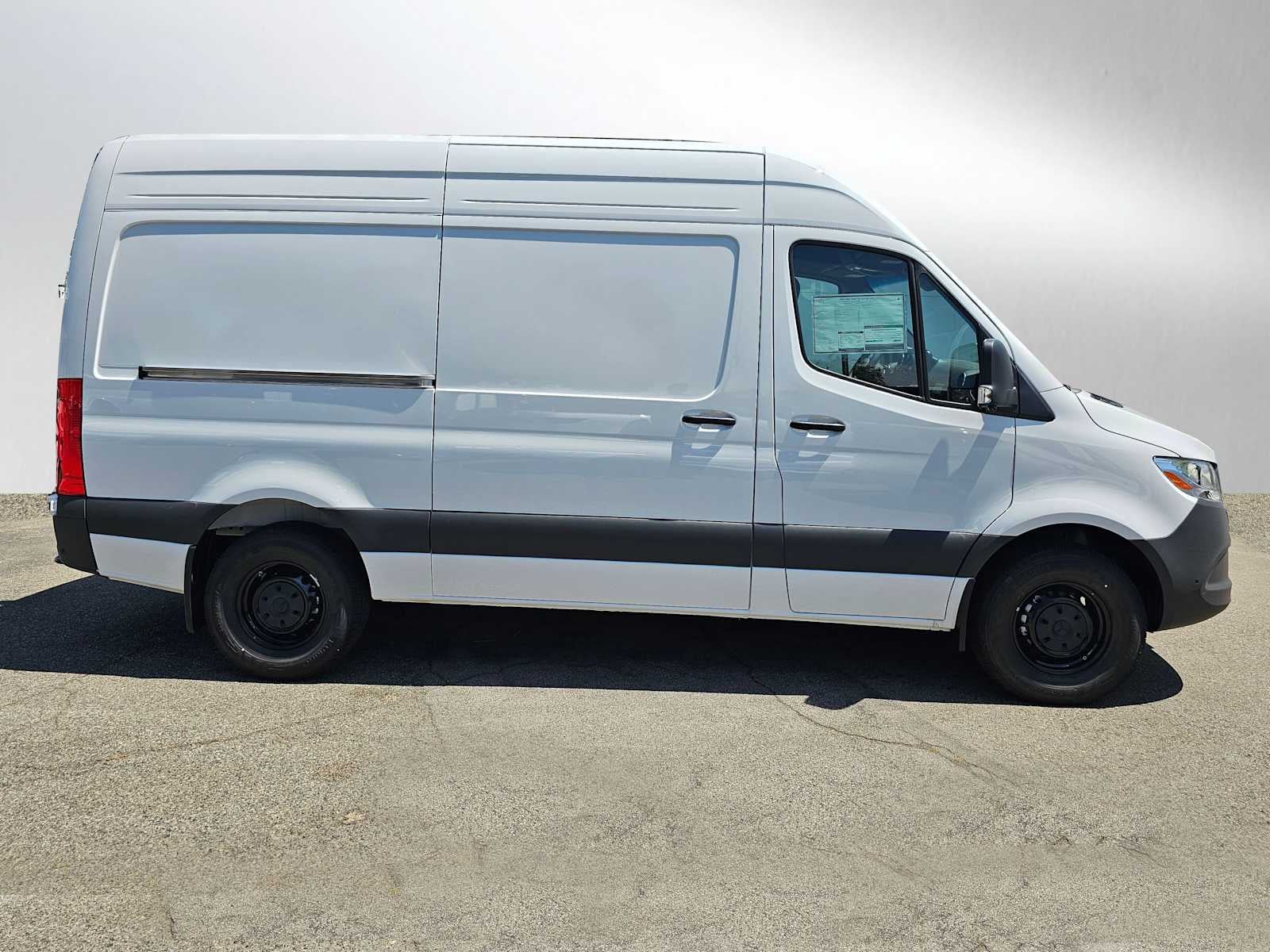 2026 Mercedes-Benz Sprinter 2500 Standard Roof I4 Diesel 144 RWD