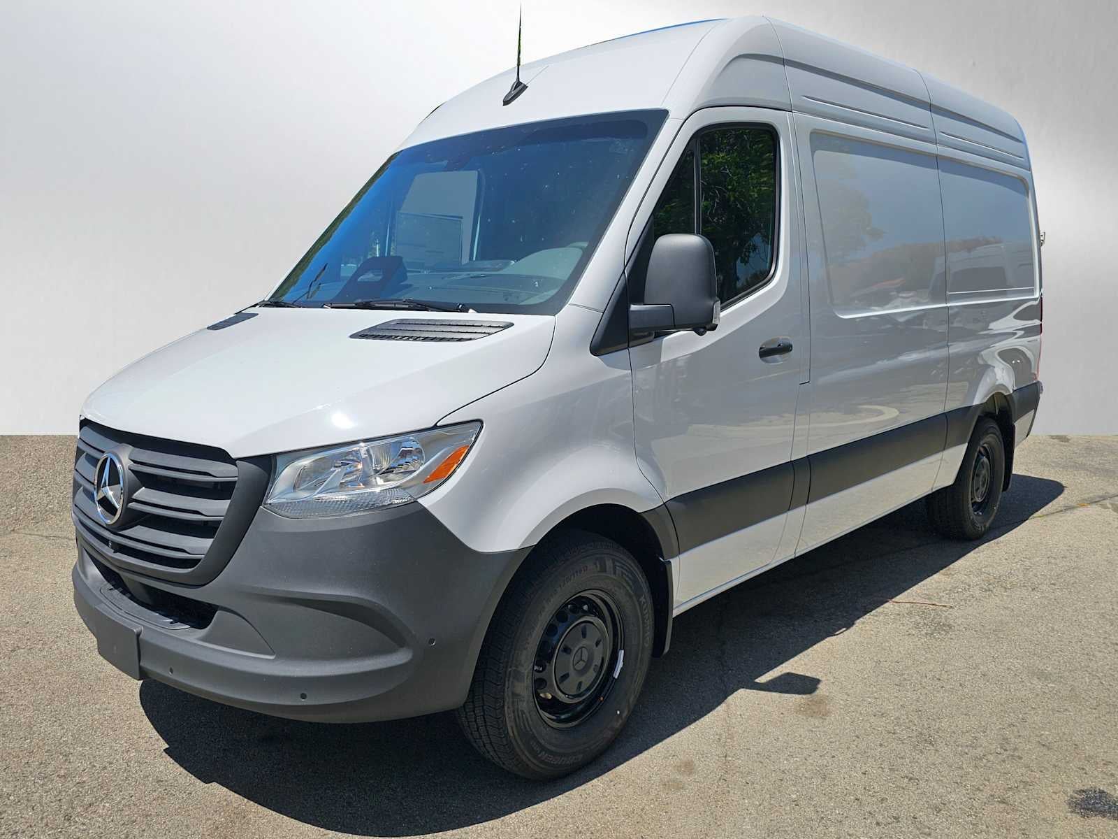 2026 Mercedes-Benz Sprinter 2500 Standard Roof I4 Diesel 144 RWD