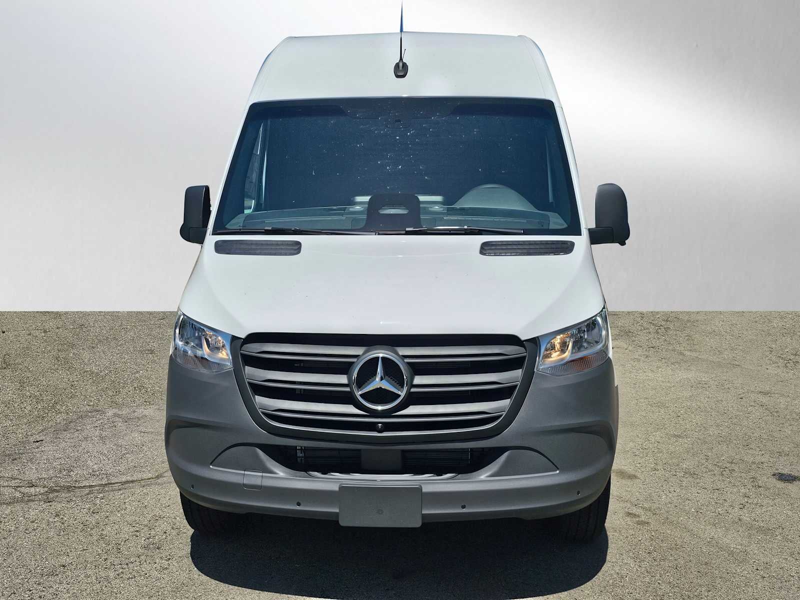 2026 Mercedes-Benz Sprinter 2500 Standard Roof I4 Diesel 144 RWD