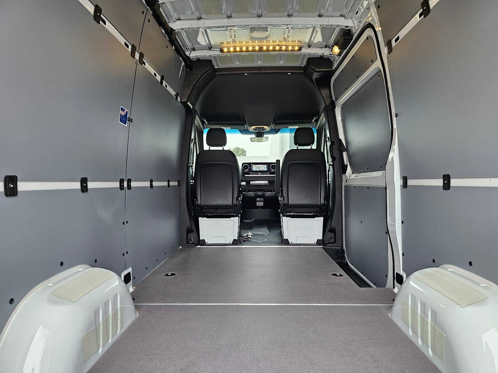 2026 Mercedes-Benz Sprinter 2500 Standard Roof I4 Diesel 144 RWD