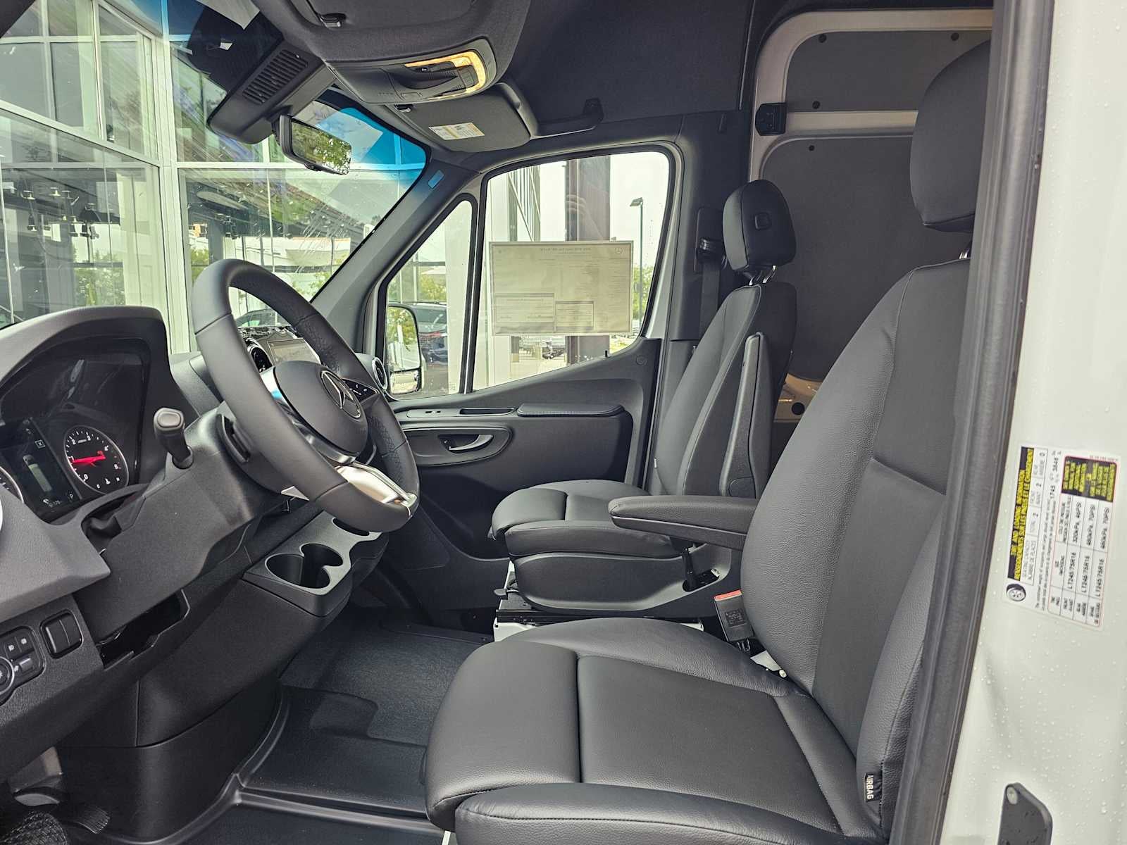 2026 Mercedes-Benz Sprinter 2500 Standard Roof I4 Diesel 144 RWD