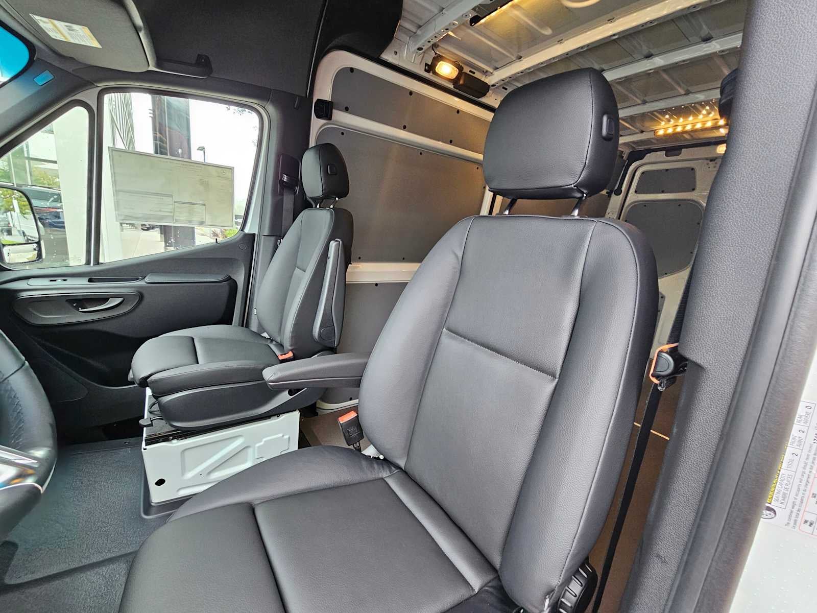 2026 Mercedes-Benz Sprinter 2500 Standard Roof I4 Diesel 144 RWD