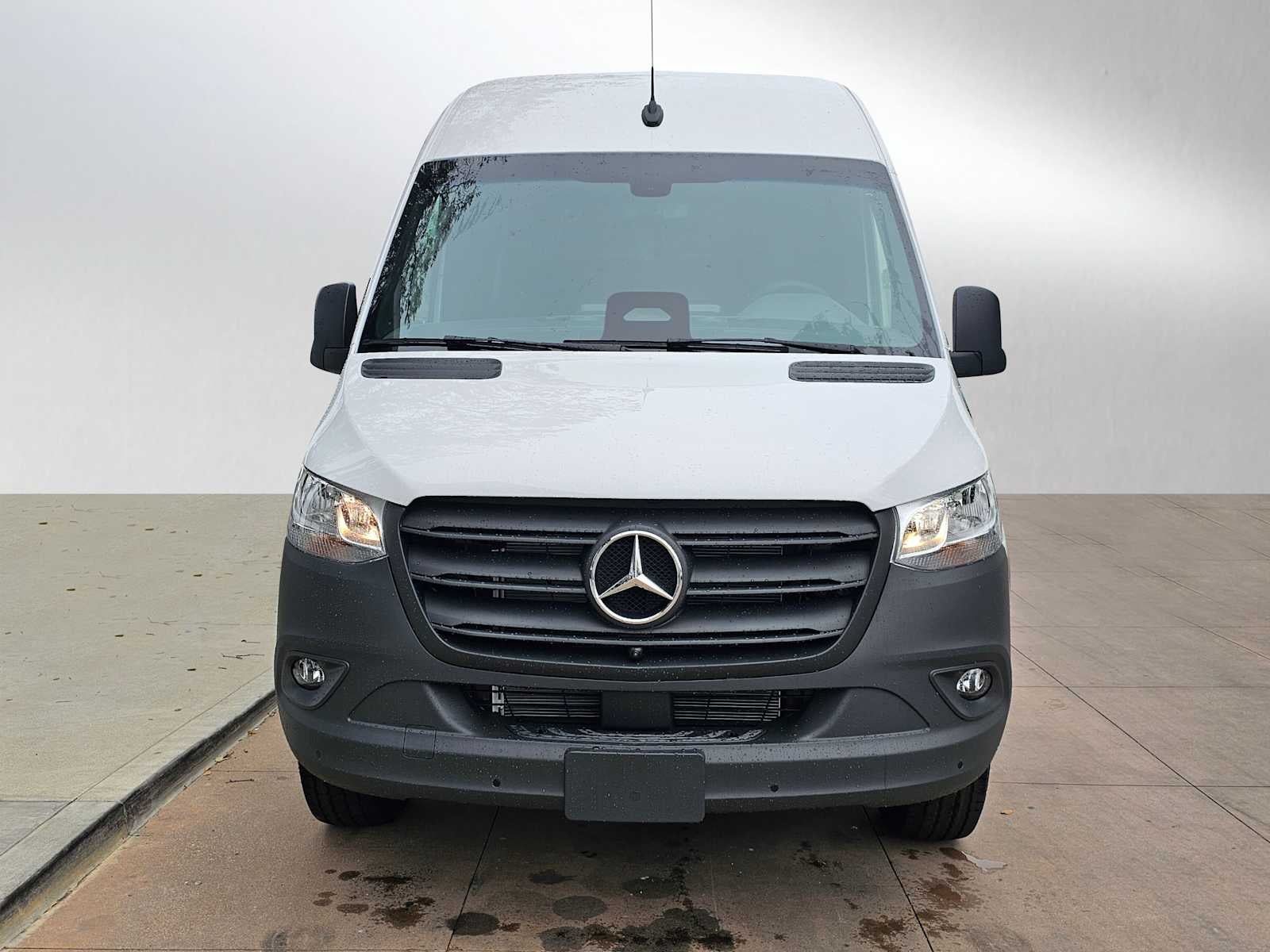 2026 Mercedes-Benz Sprinter 2500 Standard Roof I4 Diesel 144 RWD