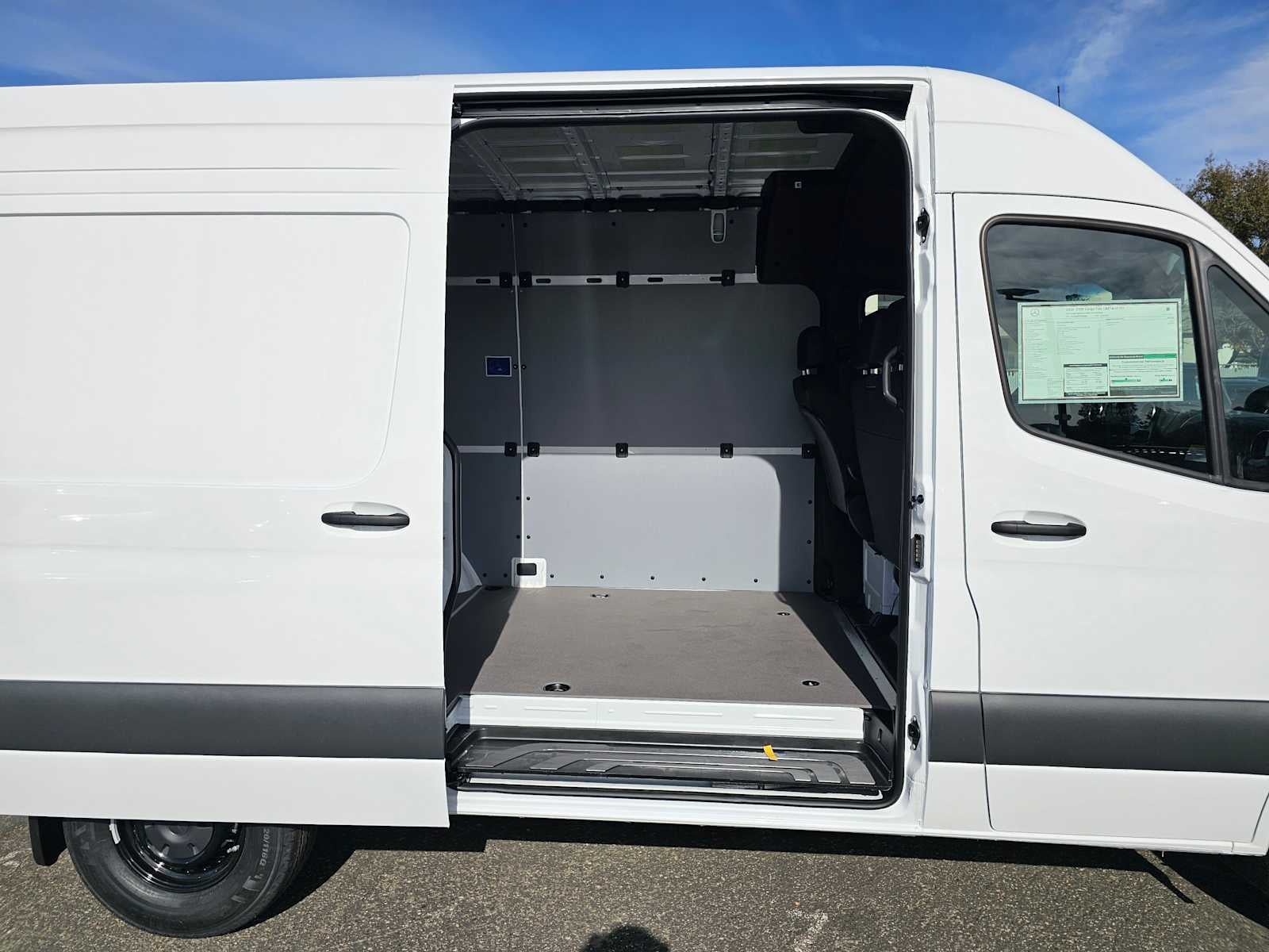 2026 Mercedes-Benz Sprinter 2500 Standard Roof I4 Diesel 144 RWD