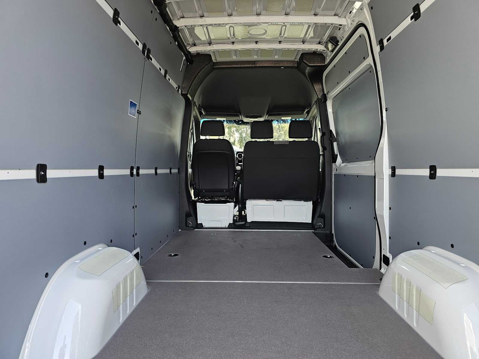 2026 Mercedes-Benz Sprinter 2500 Standard Roof I4 Diesel 144 RWD