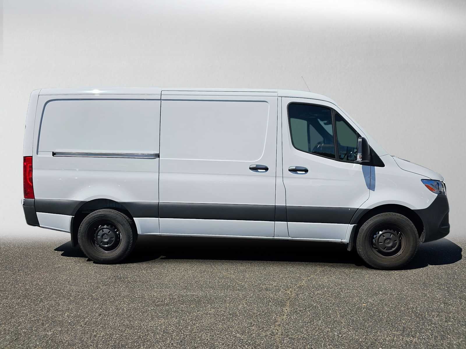2026 Mercedes-Benz Sprinter 2500 Standard Roof I4 Diesel 144 RWD