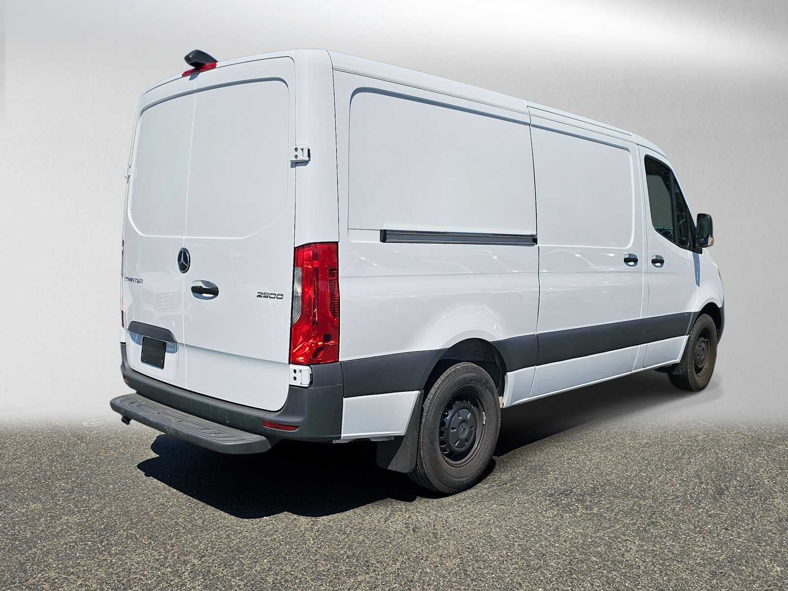 2026 Mercedes-Benz Sprinter 2500 Standard Roof I4 Diesel 144 RWD