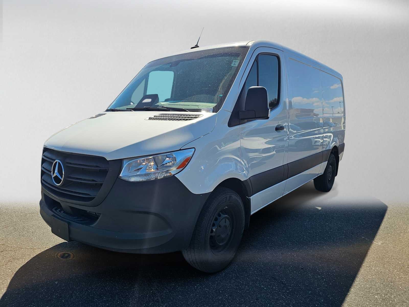2026 Mercedes-Benz Sprinter 2500 Standard Roof I4 Diesel 144 RWD