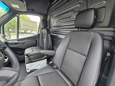 2026 Mercedes-Benz Sprinter 2500 Standard Roof I4 Diesel 144 RWD