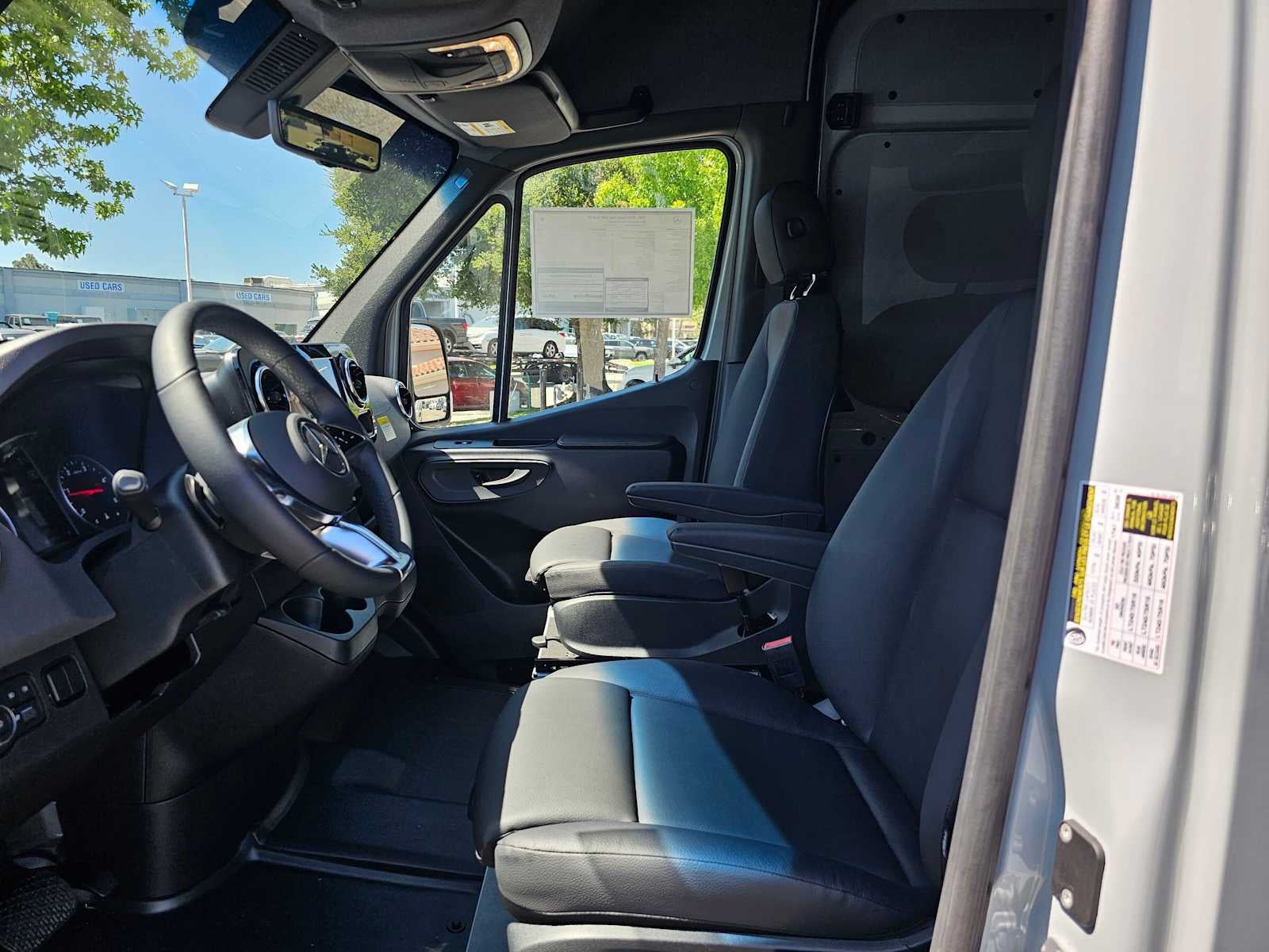 2026 Mercedes-Benz Sprinter 2500 Standard Roof I4 Diesel 144 RWD