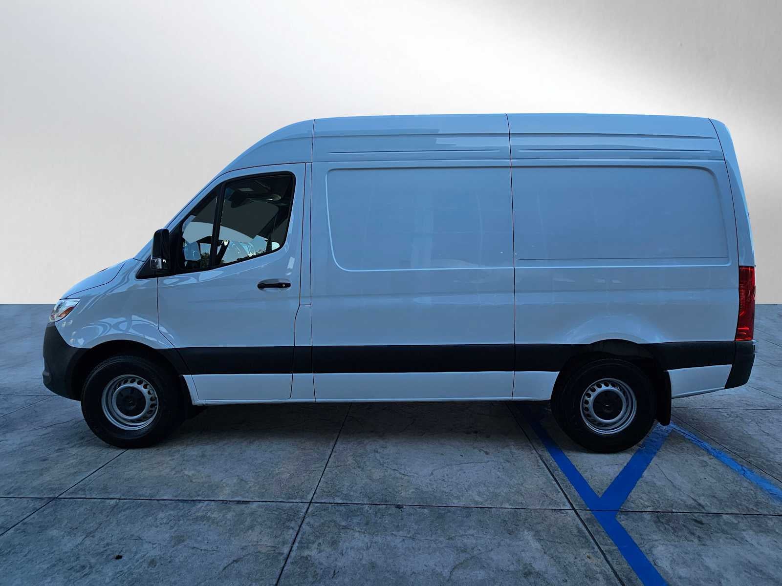 2025 Mercedes-Benz Sprinter Cargo Van 2500 Standard Roof I4 Diesel 144" RWD