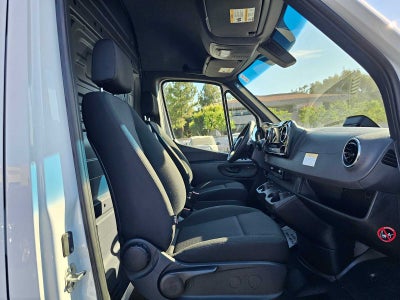2025 Mercedes-Benz Sprinter Cargo Van 2500 Standard Roof I4 Diesel 144 RWD