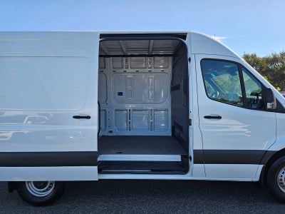 2025 Mercedes-Benz Sprinter Cargo Van 2500 Standard Roof I4 Diesel 144 RWD