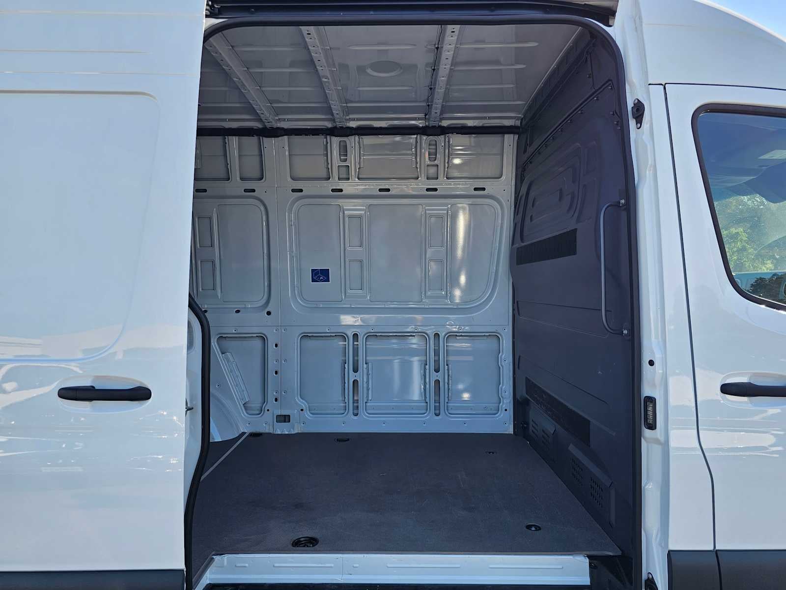 2025 Mercedes-Benz Sprinter Cargo Van 2500 Standard Roof I4 Diesel 144 RWD