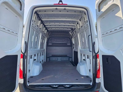 2025 Mercedes-Benz Sprinter Cargo Van 2500 Standard Roof I4 Diesel 144 RWD