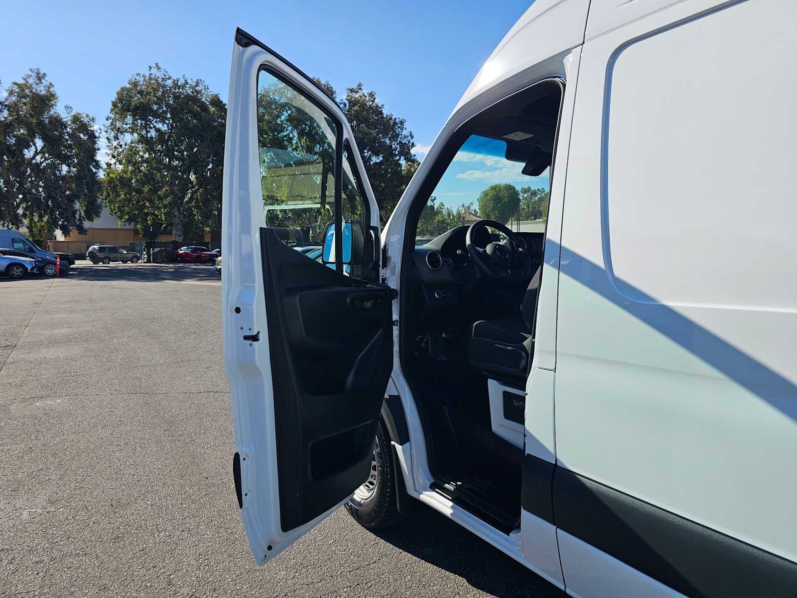 2025 Mercedes-Benz Sprinter Cargo Van 2500 Standard Roof I4 Diesel 144 RWD