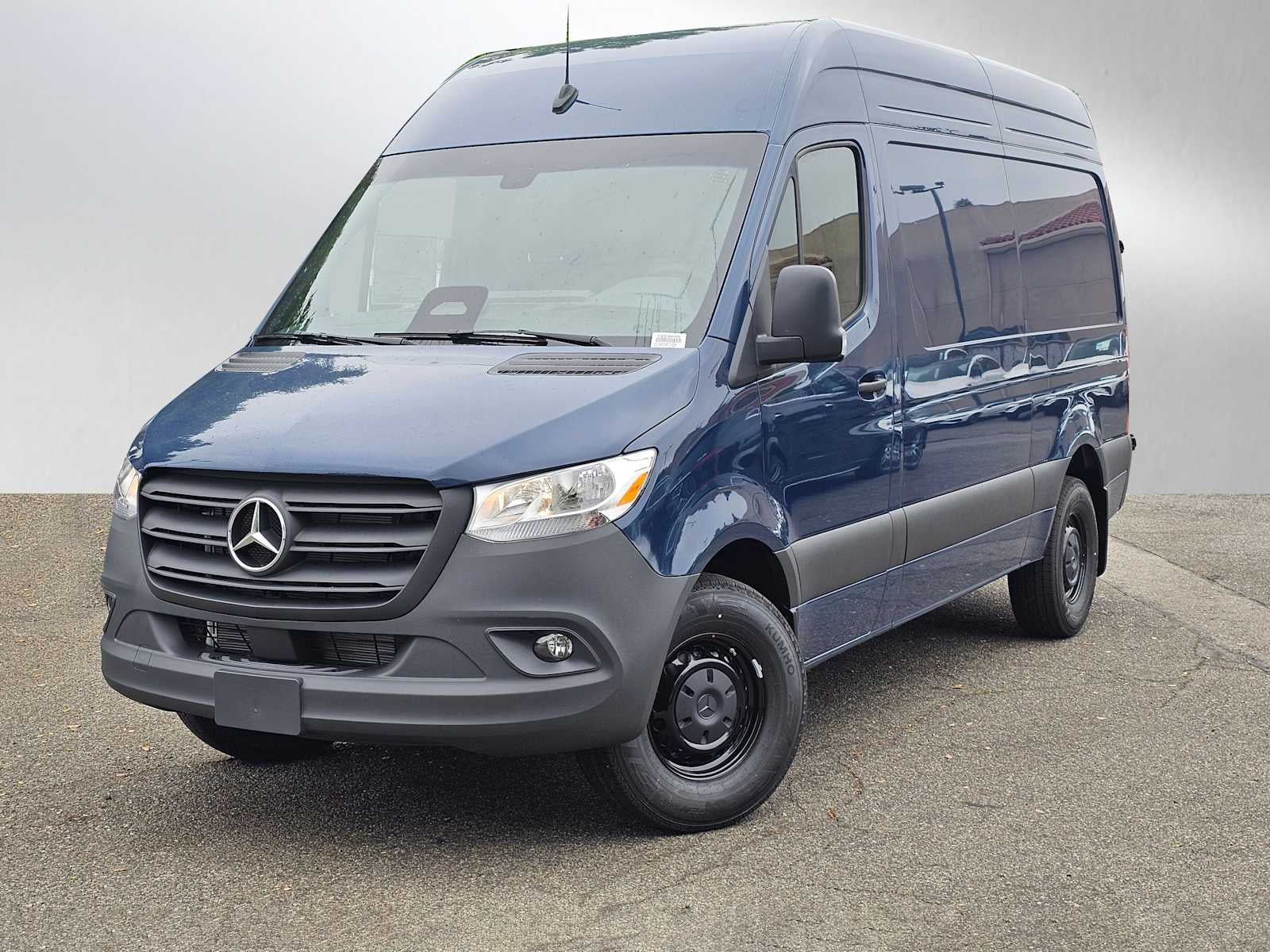 2025 Mercedes-Benz Sprinter Cargo Van 2500 Standard Roof I4 Diesel 144 RWD