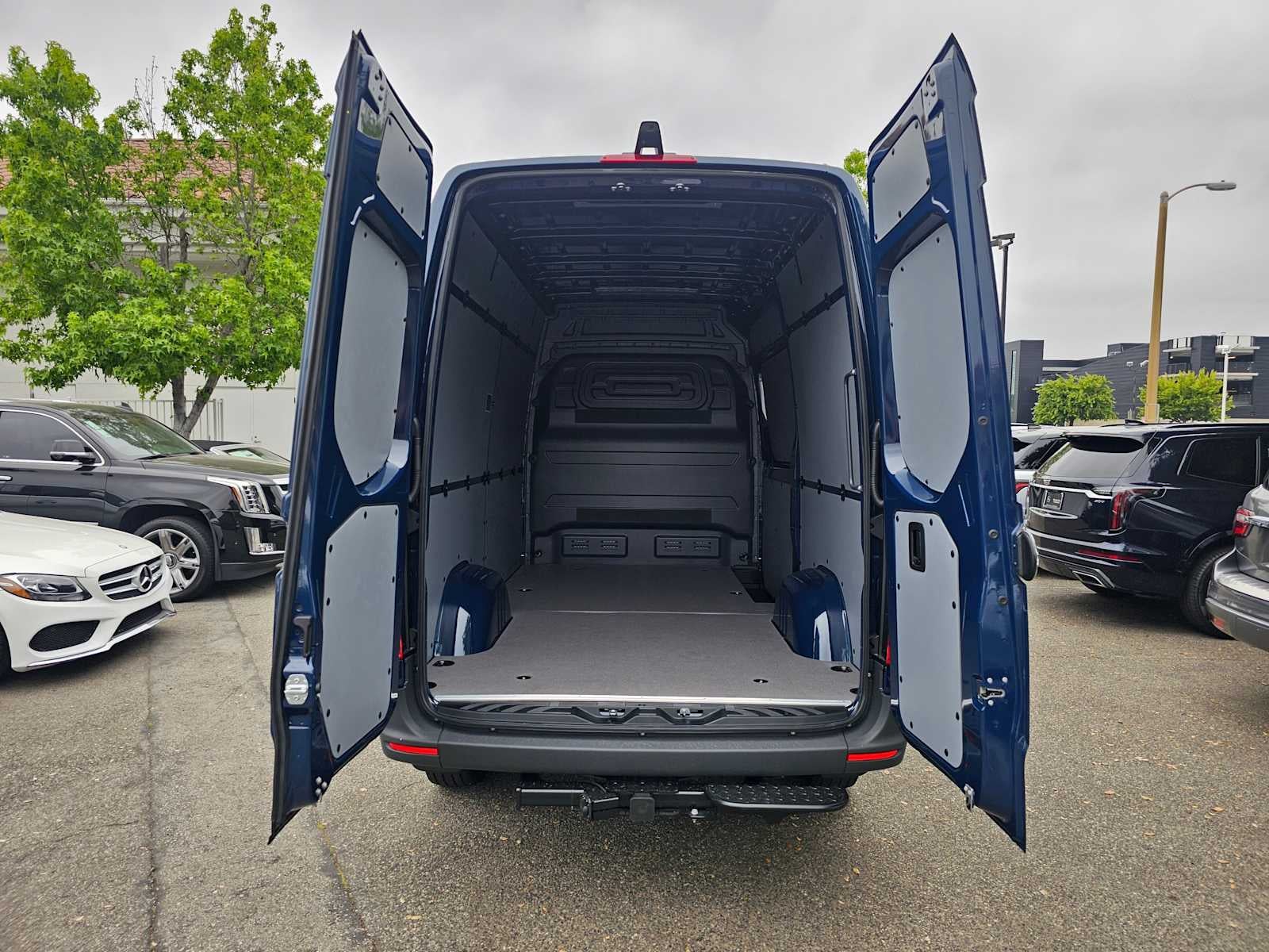2025 Mercedes-Benz Sprinter Cargo Van 2500 Standard Roof I4 Diesel 144 RWD