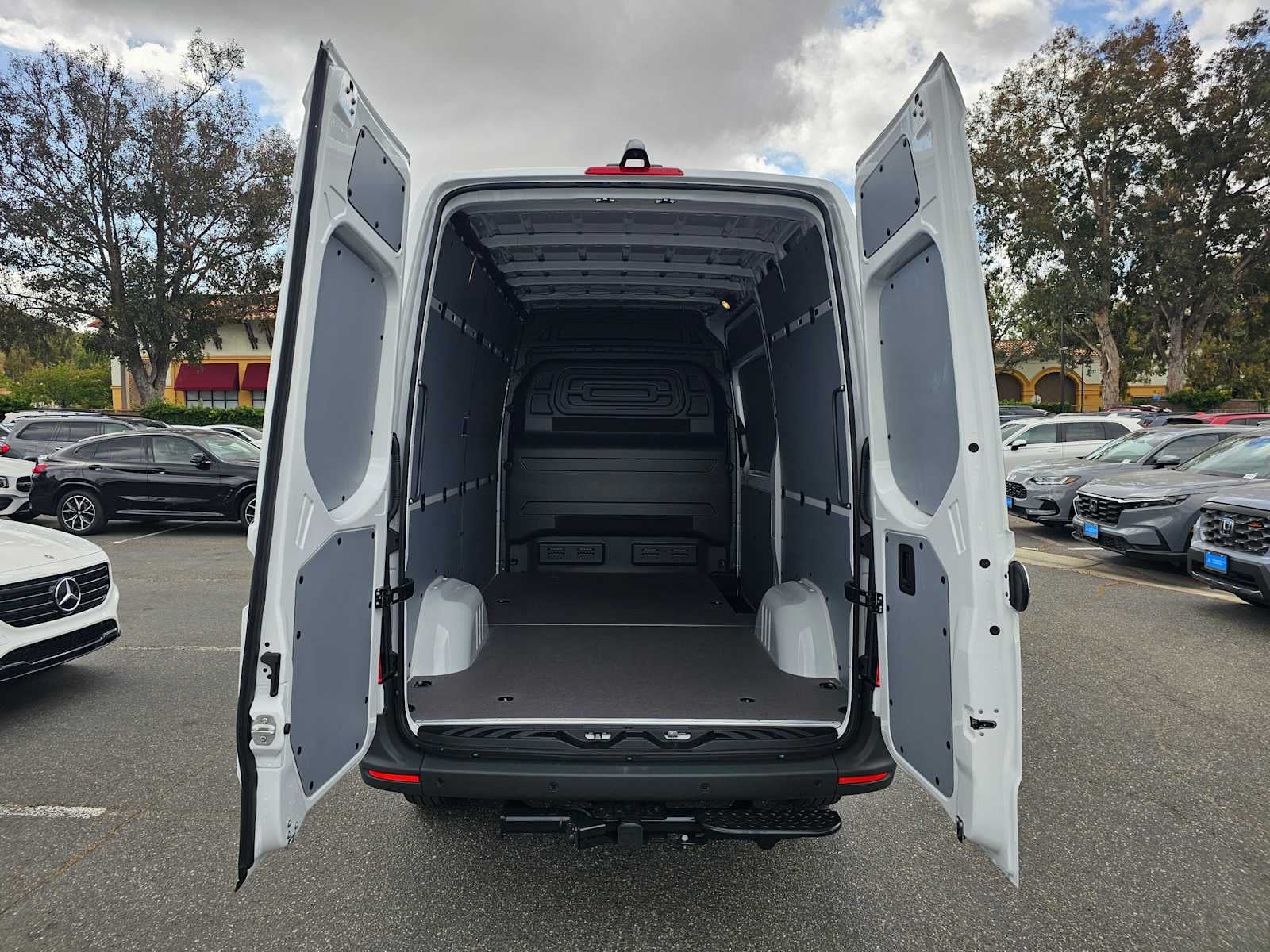 2026 Mercedes-Benz Sprinter 2500 Standard Roof I4 Diesel 144 RWD