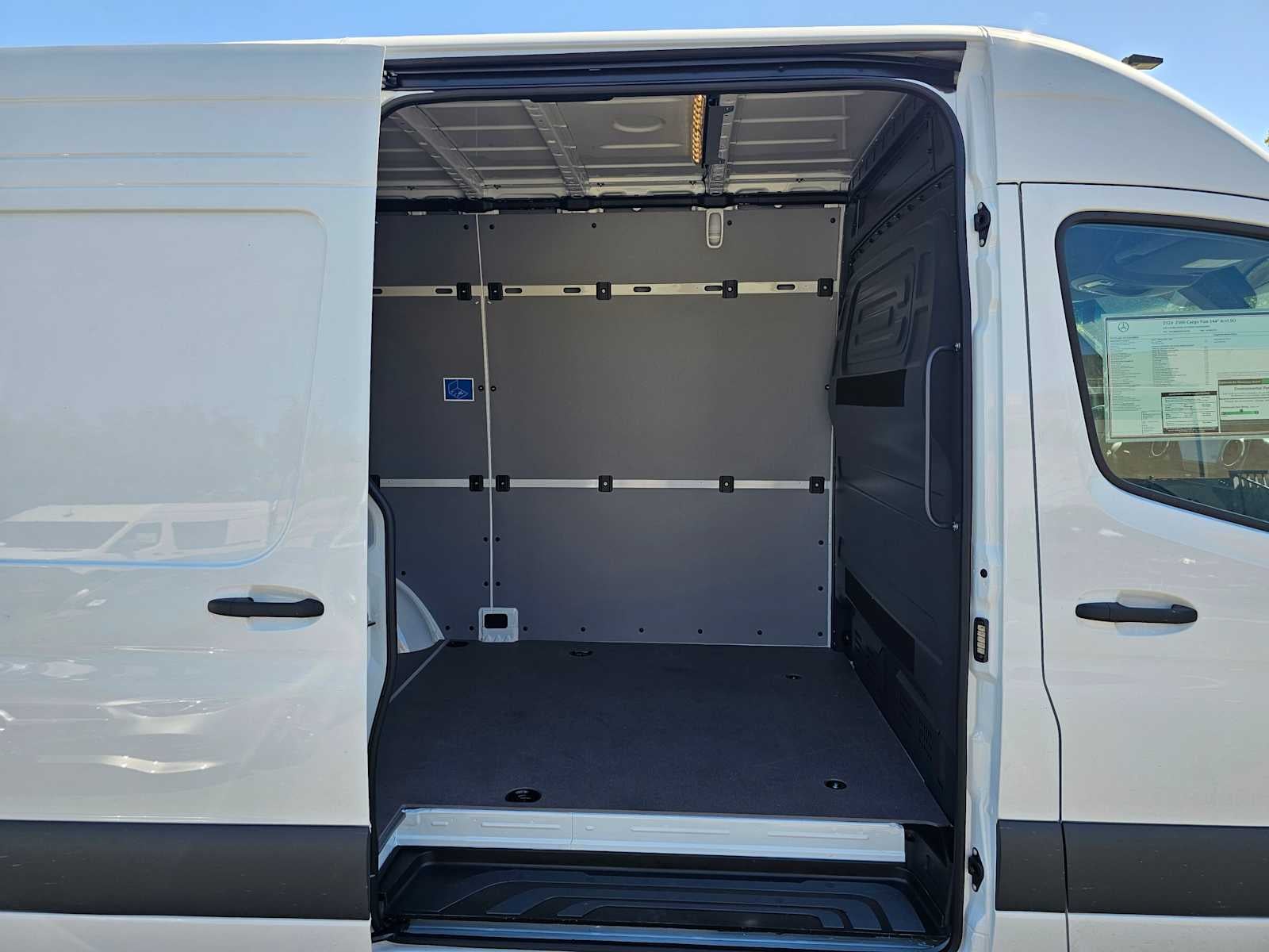2026 Mercedes-Benz Sprinter 2500 Standard Roof I4 Diesel 144 RWD
