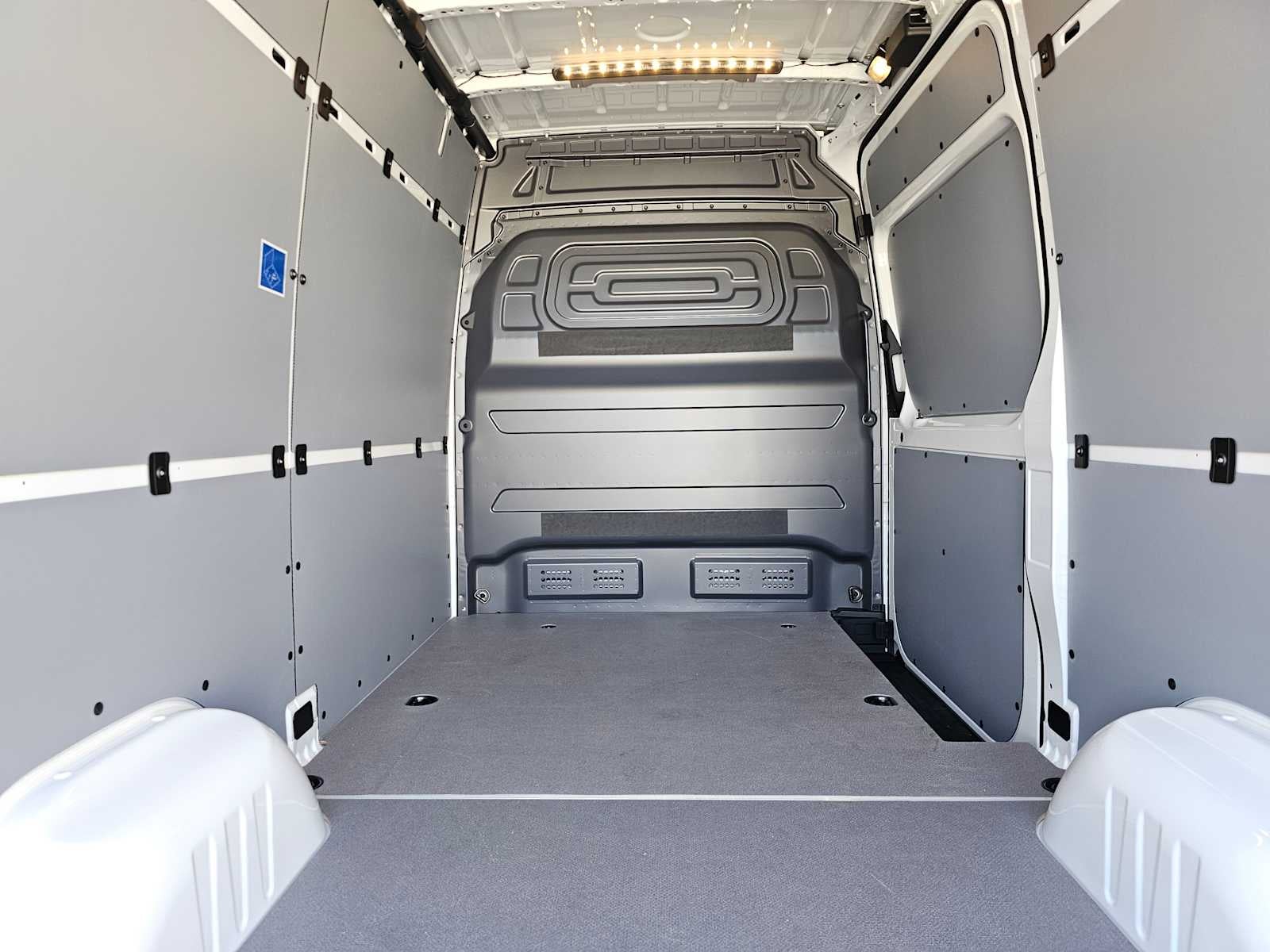 2026 Mercedes-Benz Sprinter 2500 Standard Roof I4 Diesel 144 RWD
