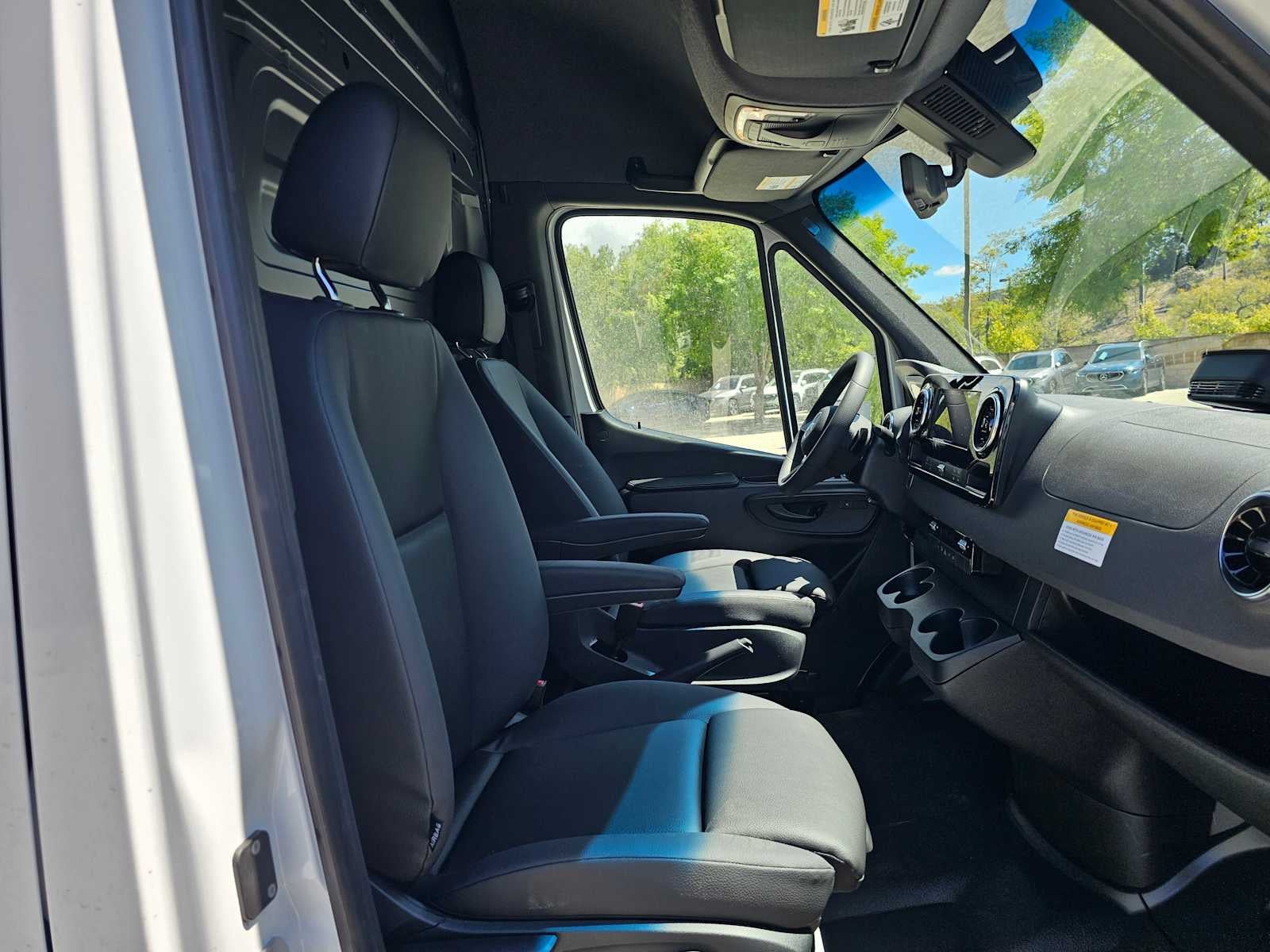 2026 Mercedes-Benz Sprinter 2500 Standard Roof I4 Diesel 144 RWD