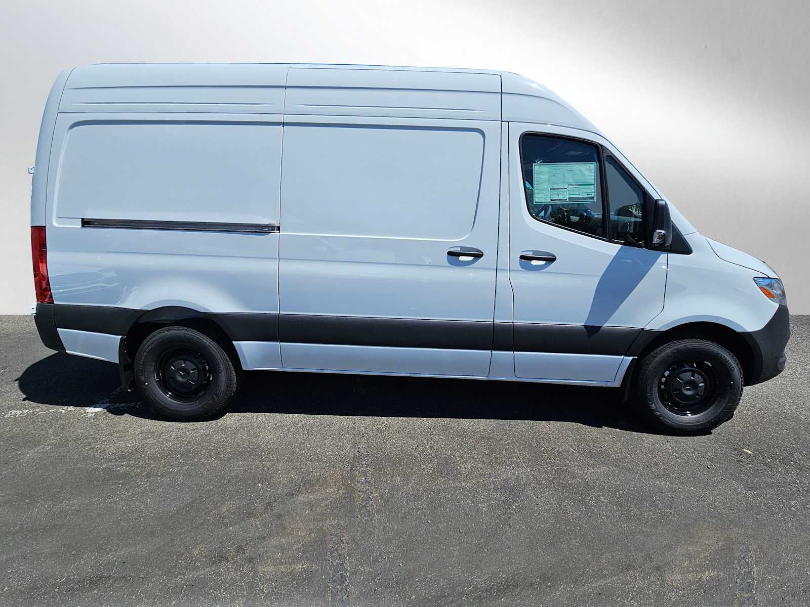 2026 Mercedes-Benz Sprinter 2500 Standard Roof I4 Diesel 144 RWD