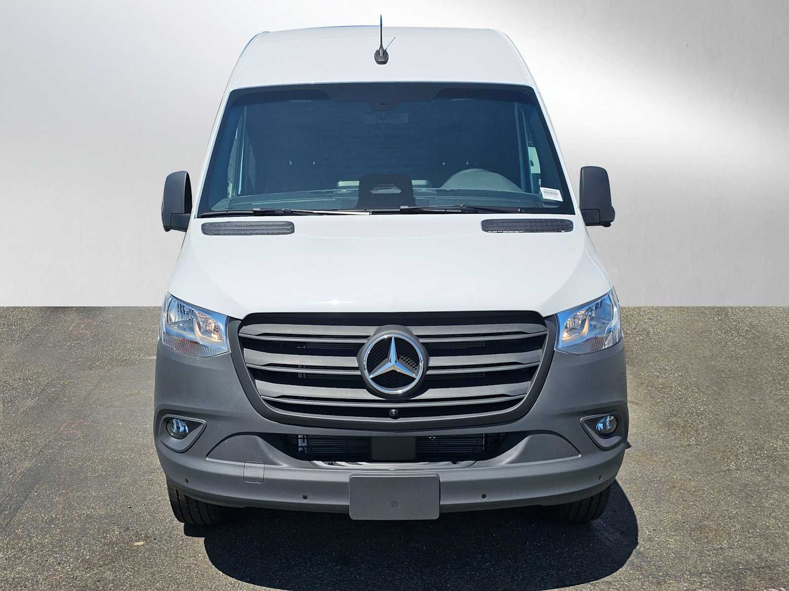 2026 Mercedes-Benz Sprinter 2500 Standard Roof I4 Diesel 144 RWD