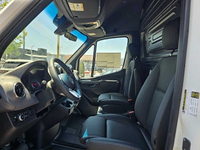 2026 Mercedes-Benz Sprinter 2500 Standard Roof I4 Diesel HO 144 RWD
