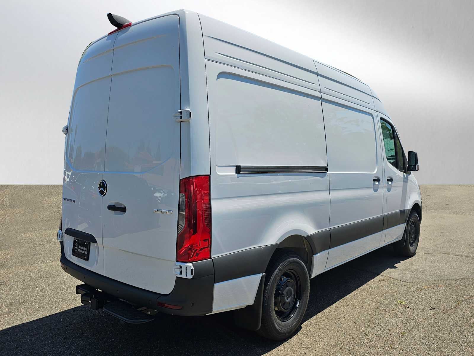 2026 Mercedes-Benz Sprinter 2500 Standard Roof I4 Diesel HO 144 RWD