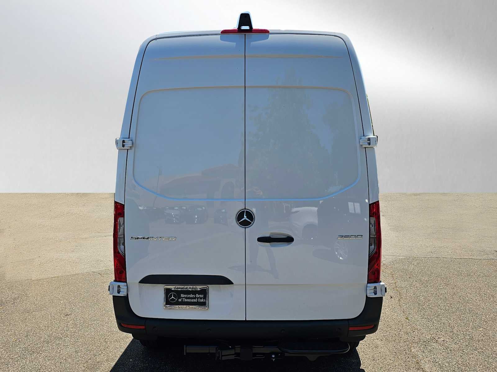 2026 Mercedes-Benz Sprinter 2500 Standard Roof I4 Diesel HO 144 RWD