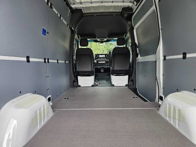 2026 Mercedes-Benz Sprinter 2500 Standard Roof I4 Diesel HO 144 RWD