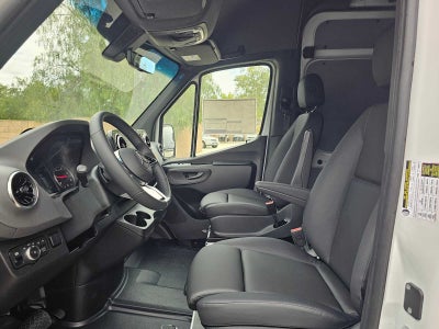 2026 Mercedes-Benz Sprinter 2500 Standard Roof I4 Diesel HO 144 RWD