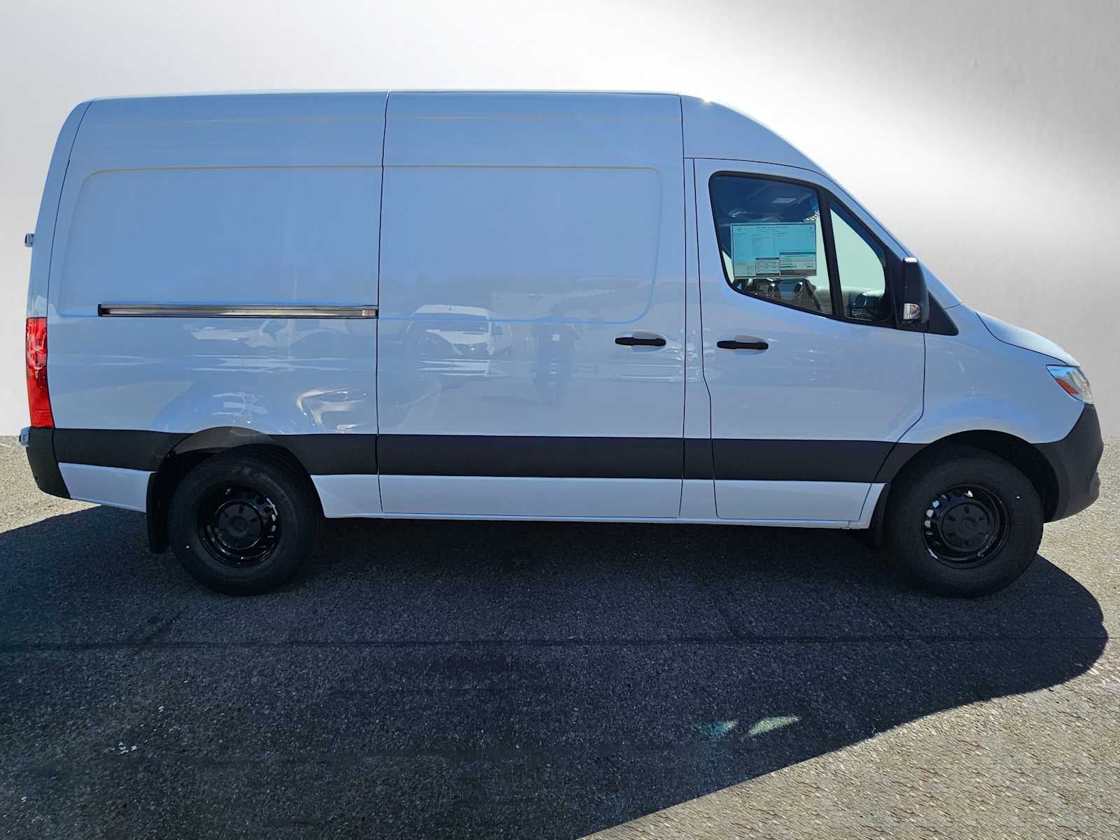 2026 Mercedes-Benz Sprinter 2500 Standard Roof I4 Diesel HO 144 RWD