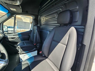 2026 Mercedes-Benz Sprinter 2500 Standard Roof I4 Diesel HO 144 RWD