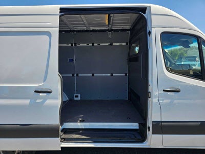 2026 Mercedes-Benz Sprinter 2500 Standard Roof I4 Diesel HO 144 RWD
