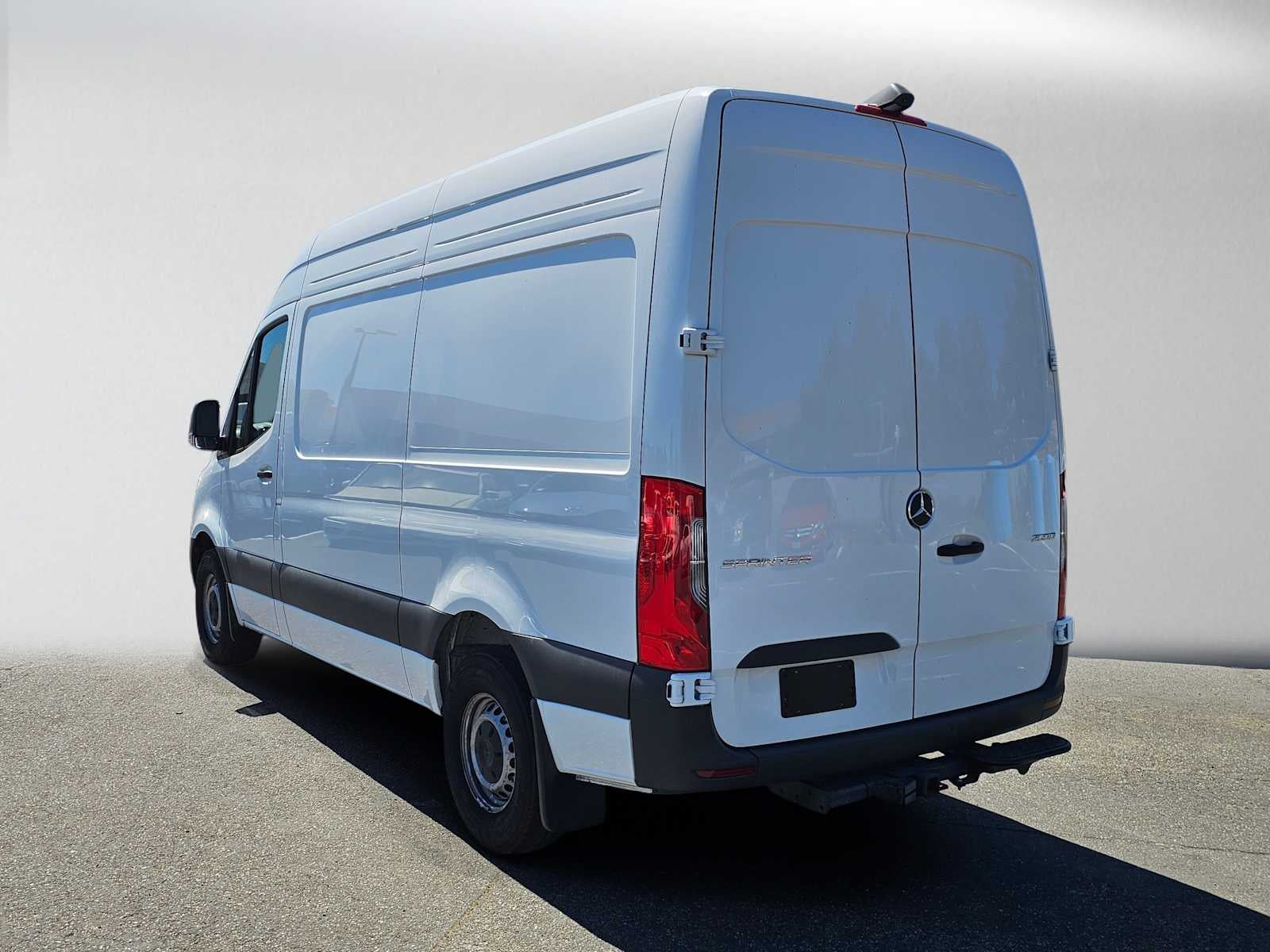 2026 Mercedes-Benz Sprinter 2500 Standard Roof I4 Diesel HO 144 RWD