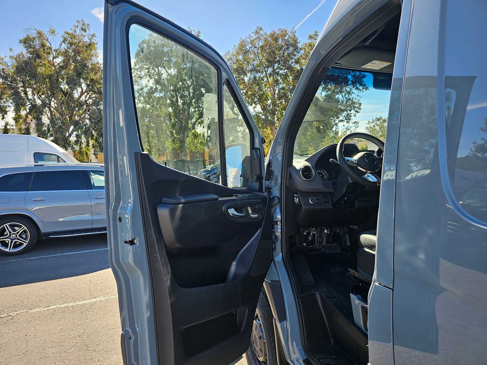 2026 Mercedes-Benz Sprinter 2500 Standard Roof I4 Diesel HO 144 AWD