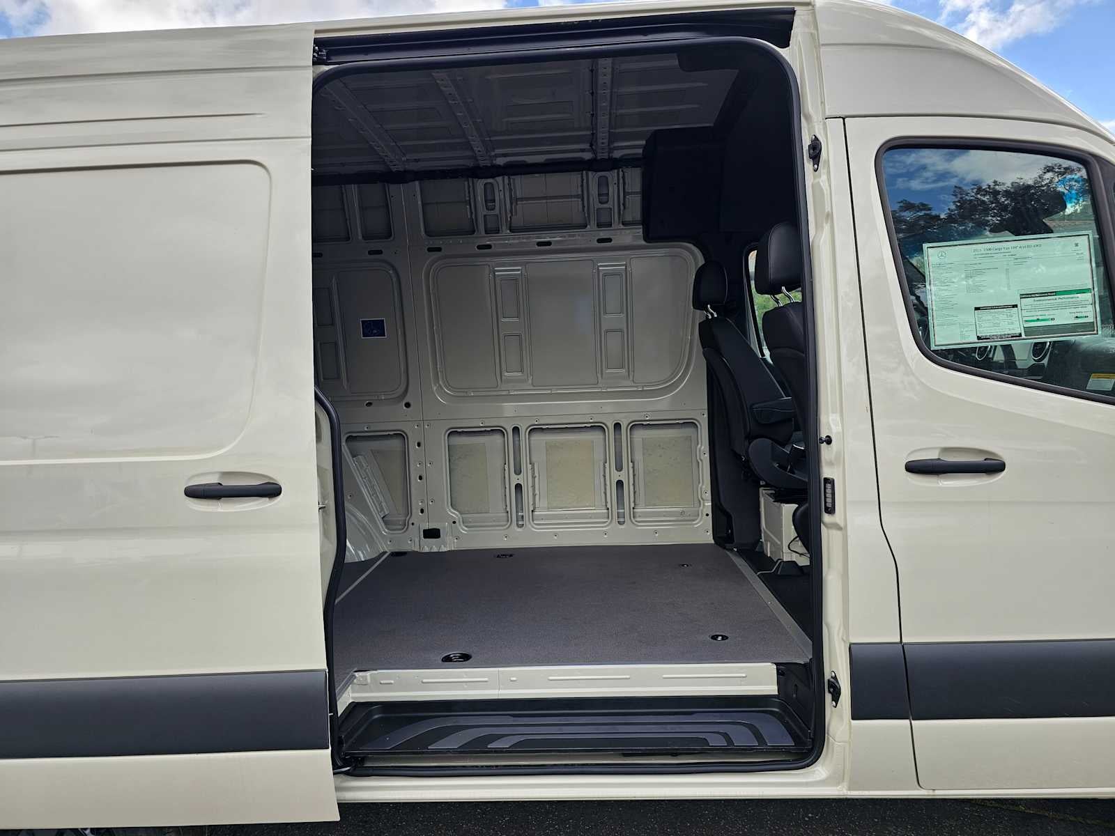 2026 Mercedes-Benz Sprinter 2500 Standard Roof I4 Diesel HO 144 AWD