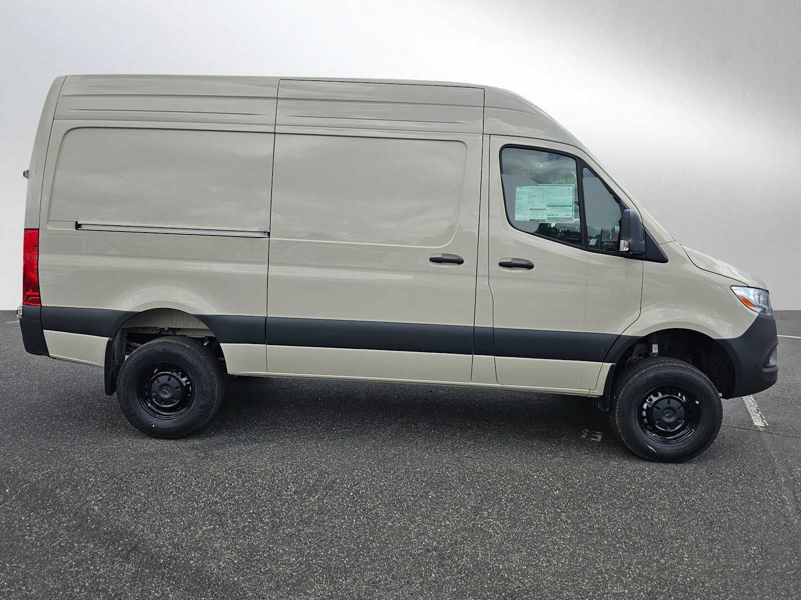 2026 Mercedes-Benz Sprinter 2500 Standard Roof I4 Diesel HO 144 AWD