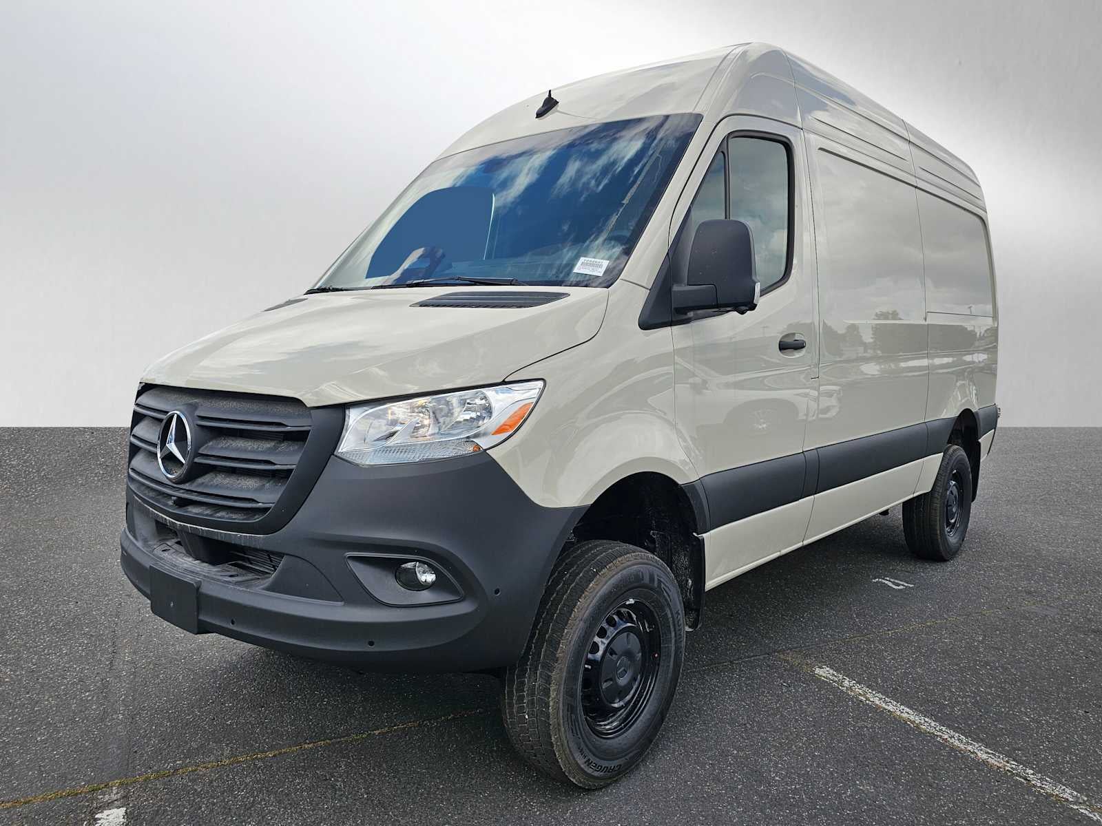 2026 Mercedes-Benz Sprinter 2500 Standard Roof I4 Diesel HO 144 AWD