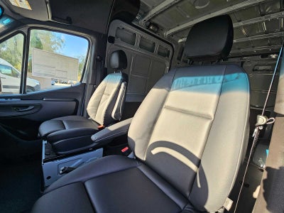 2026 Mercedes-Benz Sprinter 2500 Standard Roof I4 Diesel HO 144 AWD