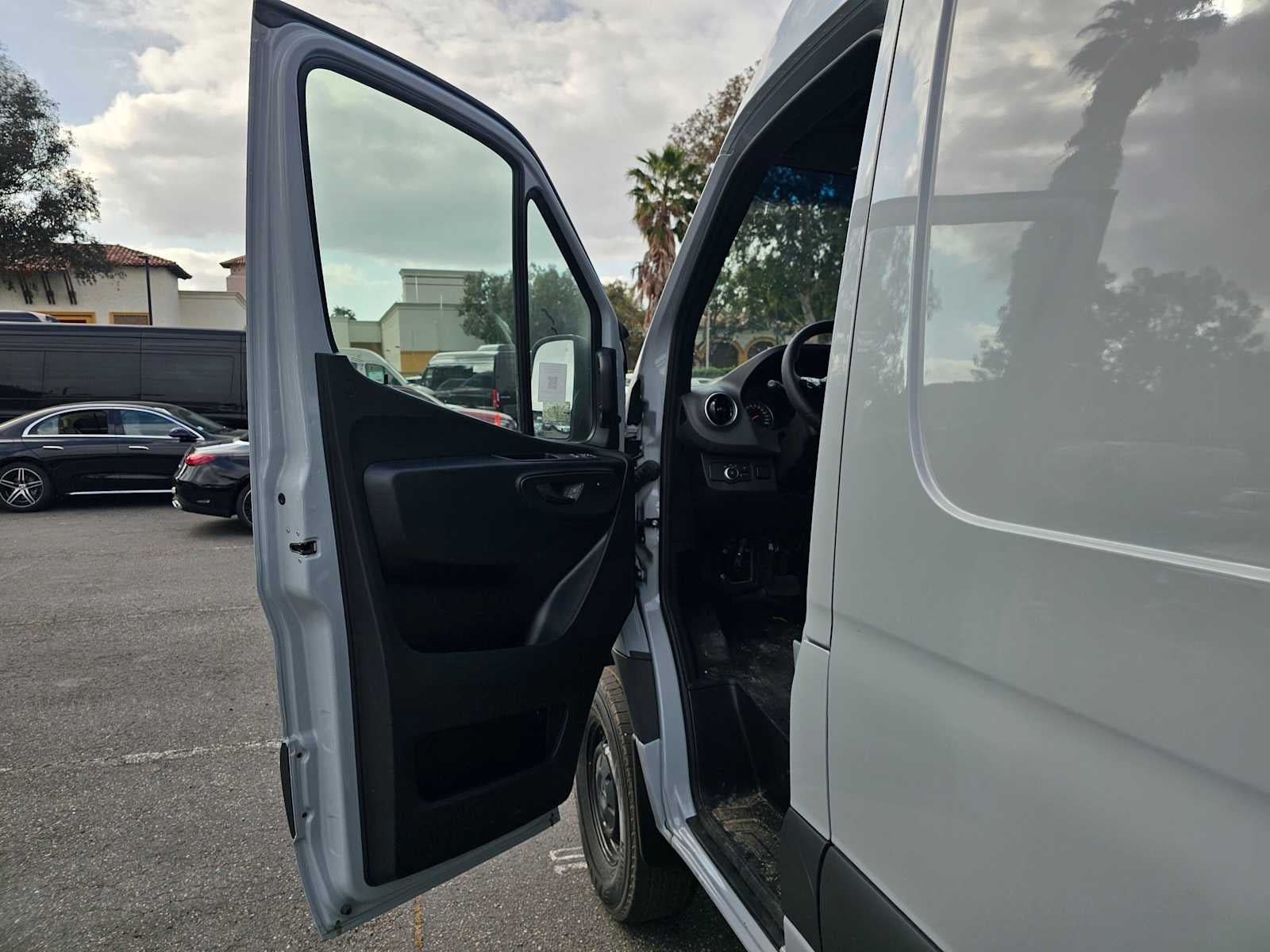 2025 Mercedes-Benz Sprinter Cargo Van 2500 Standard Roof I4 Diesel HO 144 AWD