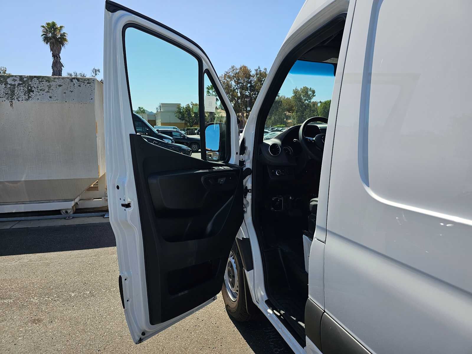 2025 Mercedes-Benz Sprinter Cargo Van 2500 High Roof I4 Diesel HO 170 RWD