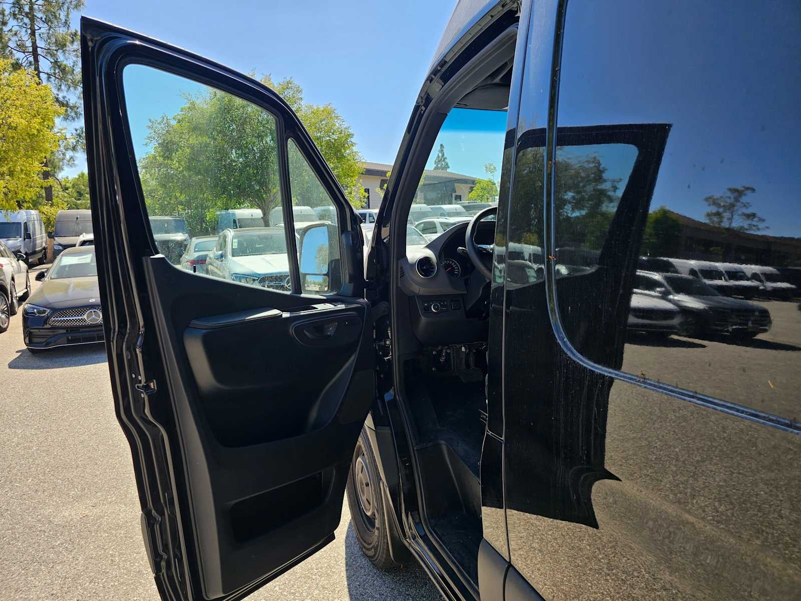 2025 Mercedes-Benz Sprinter Cargo Van 2500 High Roof I4 Diesel HO 170 RWD