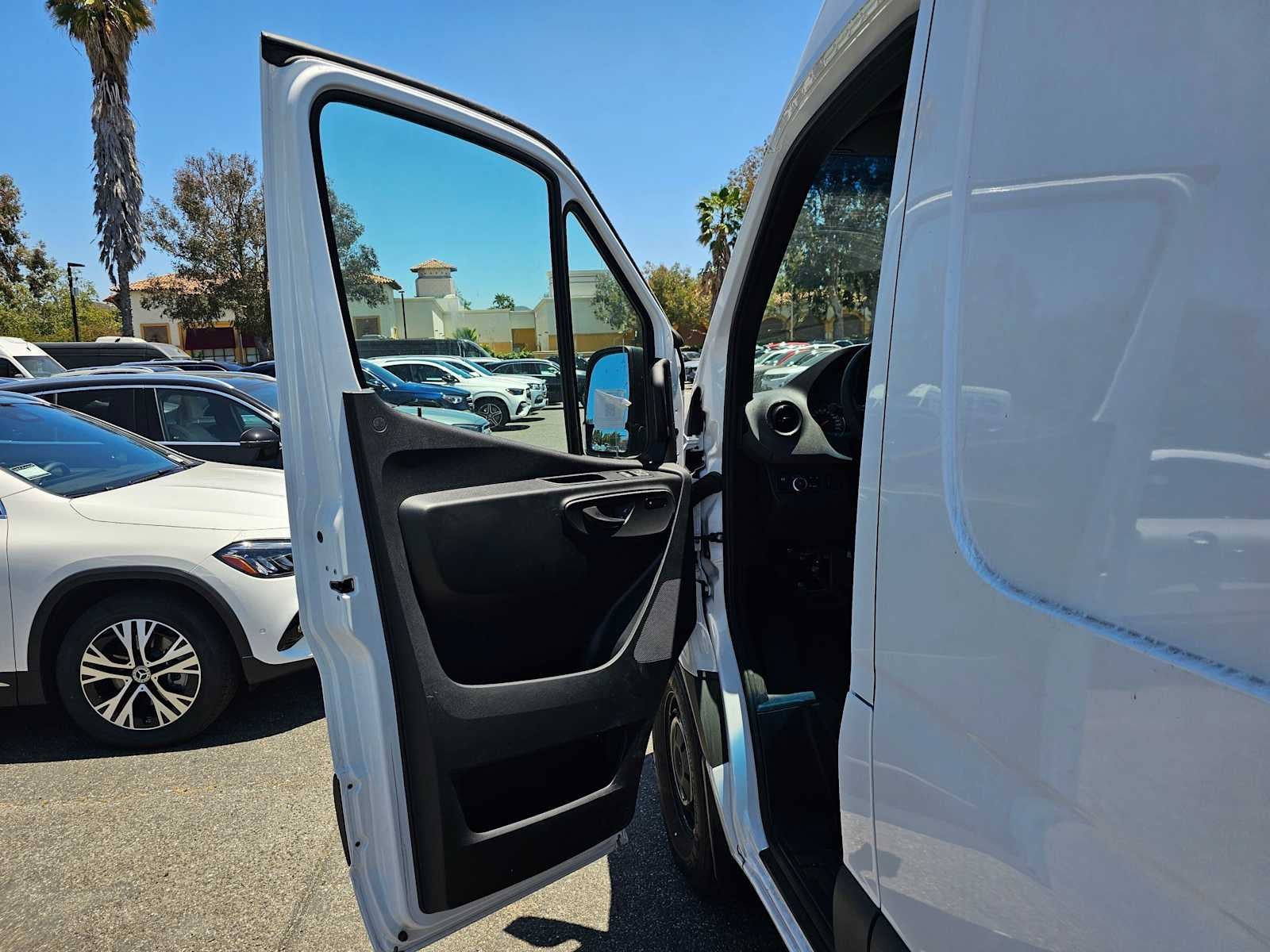 2025 Mercedes-Benz Sprinter Cargo Van 2500 High Roof I4 Diesel HO 170 RWD