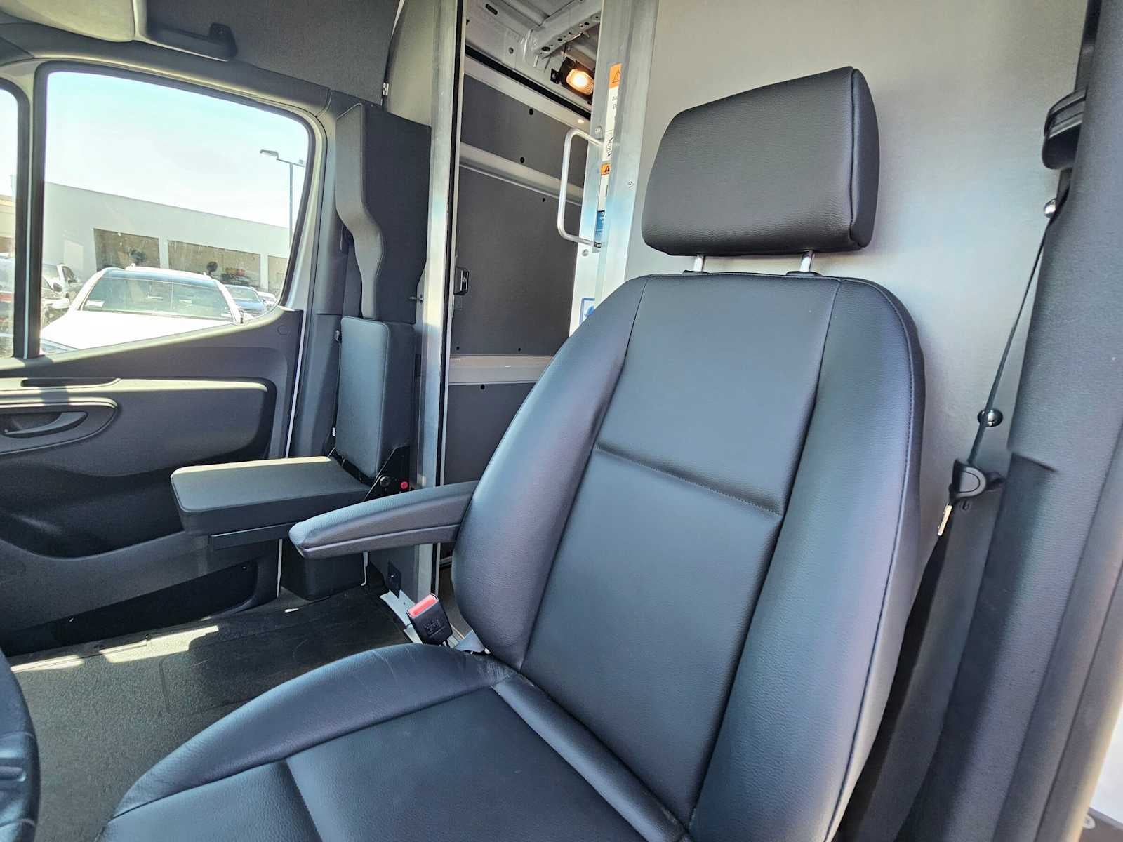 2025 Mercedes-Benz Sprinter Cargo Van 2500 High Roof I4 Diesel HO 170 RWD