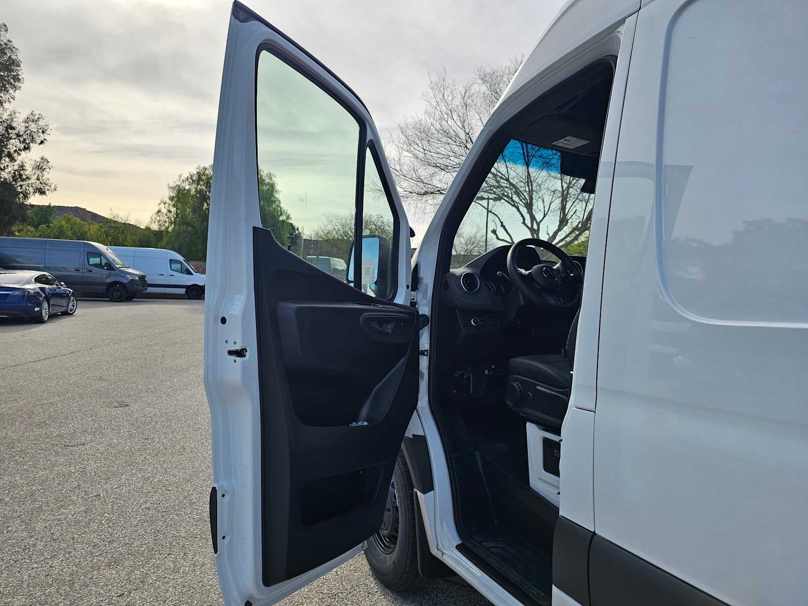 2025 Mercedes-Benz Sprinter Cargo Van 2500 High Roof I4 Diesel HO 170 RWD